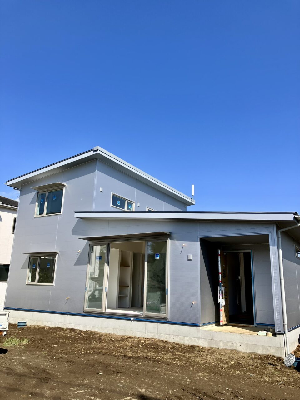 I様邸の足場が解体されました｜湘南・平塚で建てる半平屋の家